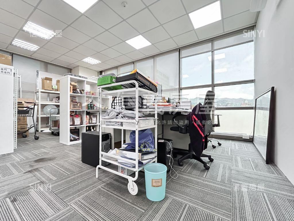 港墘捷運台北登峰整層辦公房屋室內格局與周邊環境