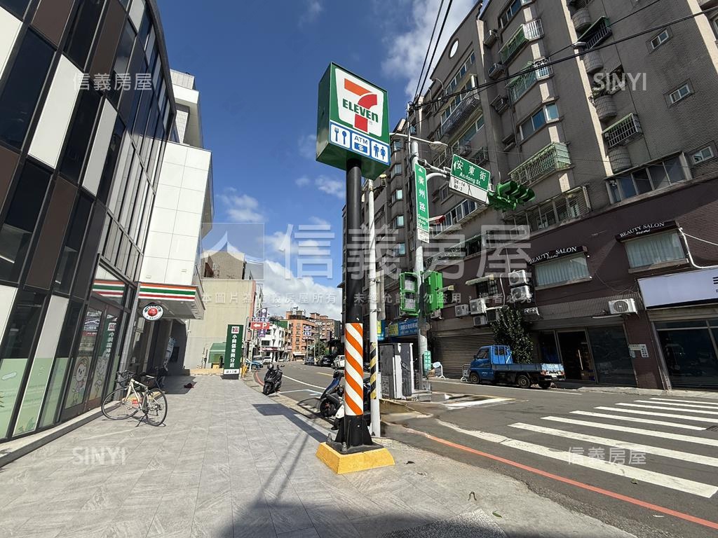 近信義國小大面寬稀有釋出房屋室內格局與周邊環境