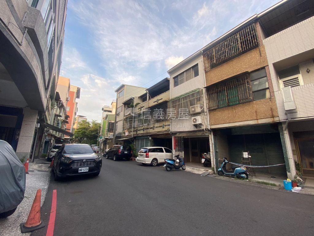 近２０５重劃區正街小透天房屋室內格局與周邊環境