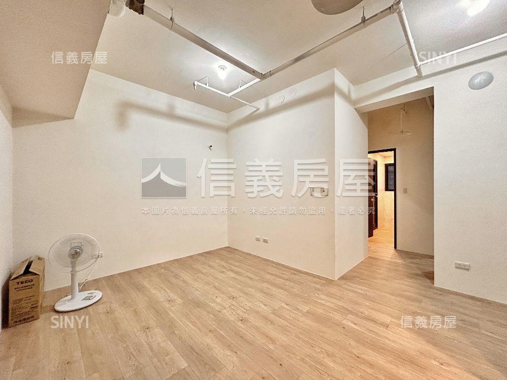 新潤大道鎏域兩房平面車位房屋室內格局與周邊環境