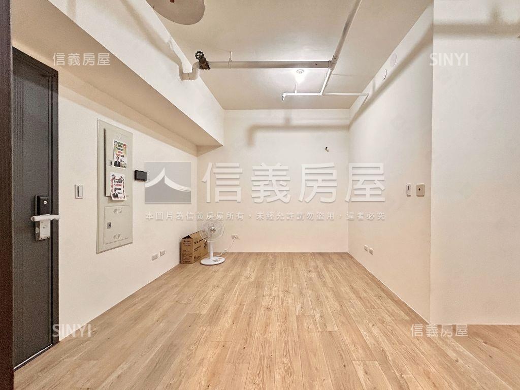 新潤大道鎏域兩房平面車位房屋室內格局與周邊環境