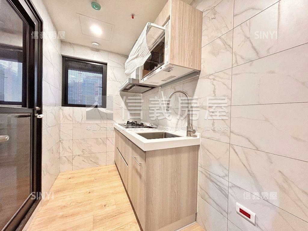 新潤大道鎏域兩房平面車位房屋室內格局與周邊環境