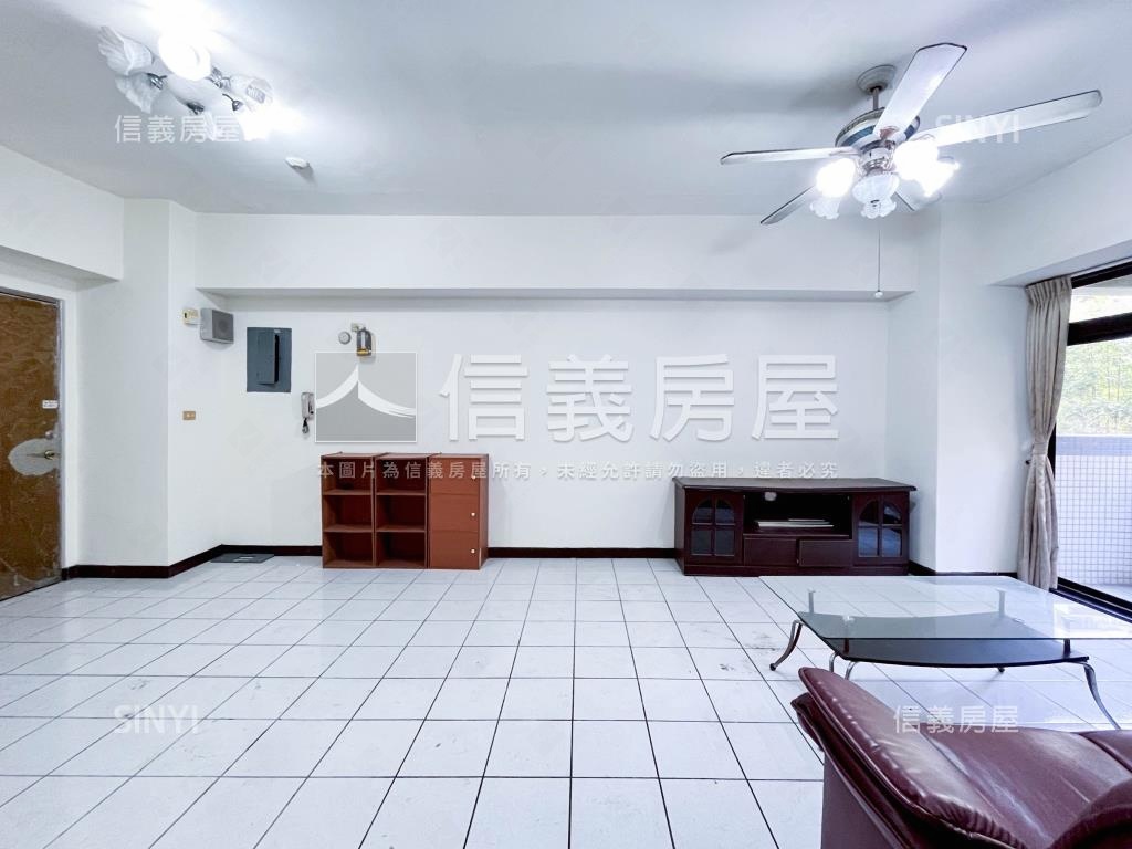 急售！國宅大三房！房屋室內格局與周邊環境