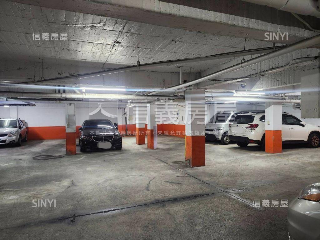 武昌華廈坡平車位房屋室內格局與周邊環境