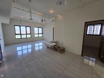 立川琚大客廳河景房