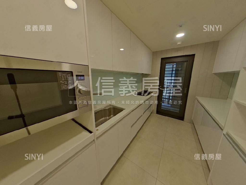 中央央北全新３房附大車位房屋室內格局與周邊環境