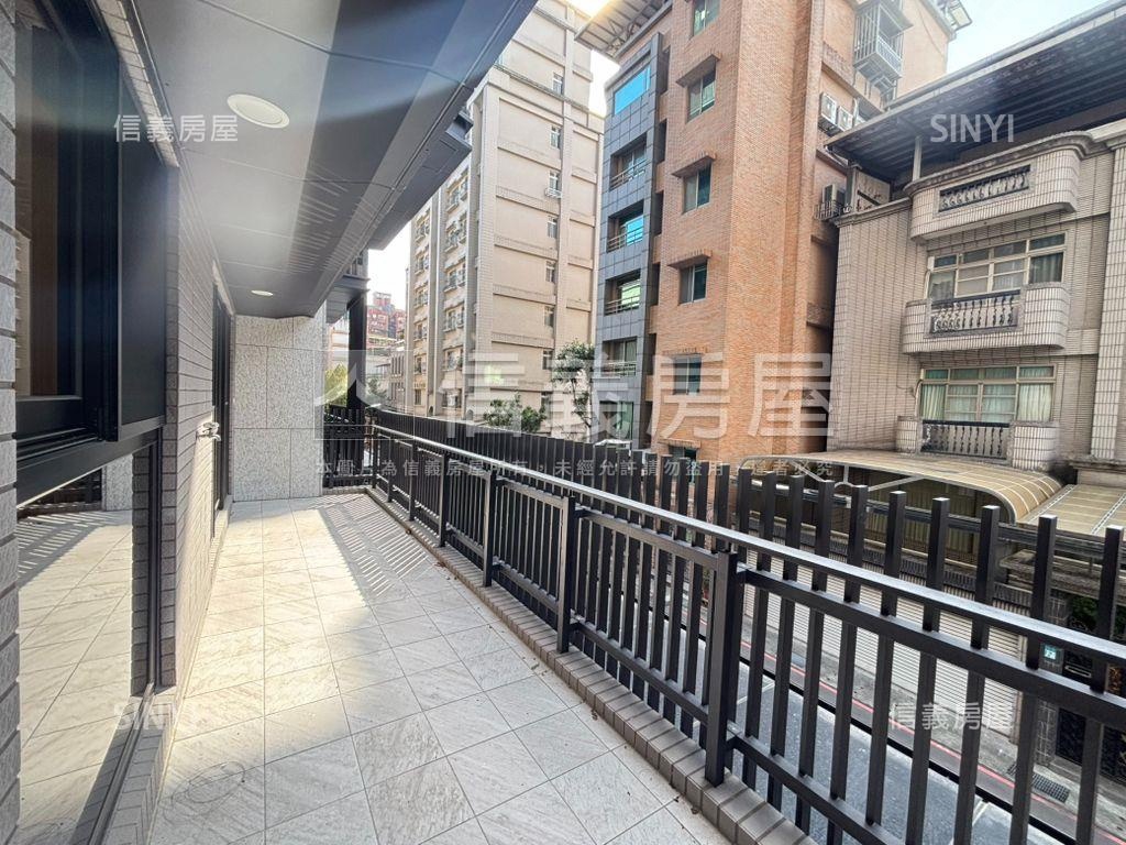 中央央北全新３房附大車位房屋室內格局與周邊環境