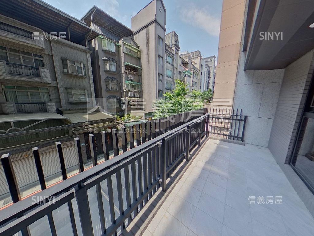 中央央北全新３房附大車位房屋室內格局與周邊環境