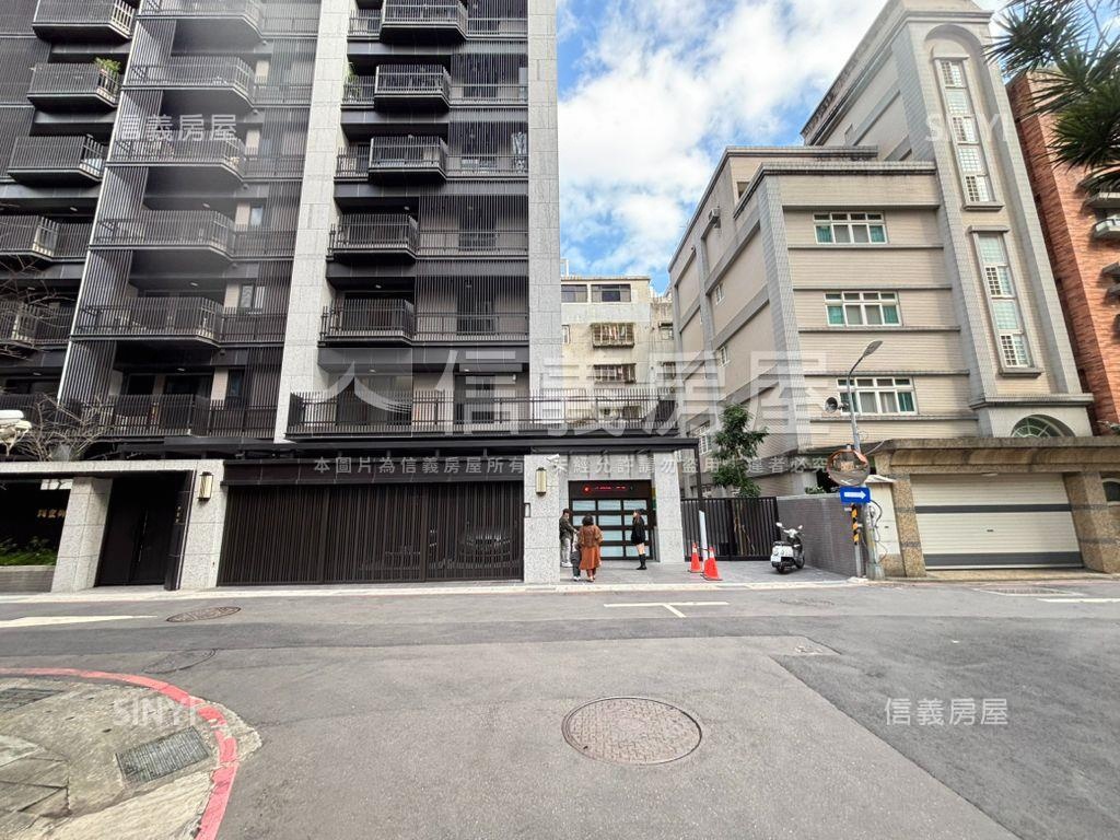 中央央北全新３房附大車位房屋室內格局與周邊環境