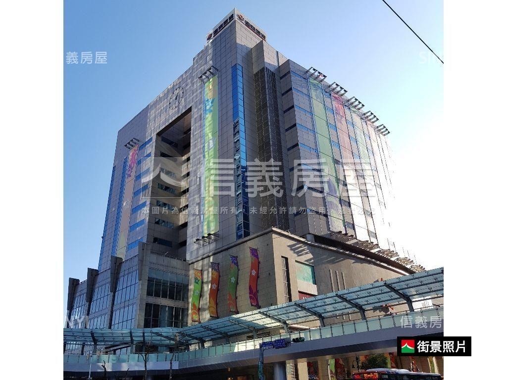 新站尊爵四房車位房屋室內格局與周邊環境