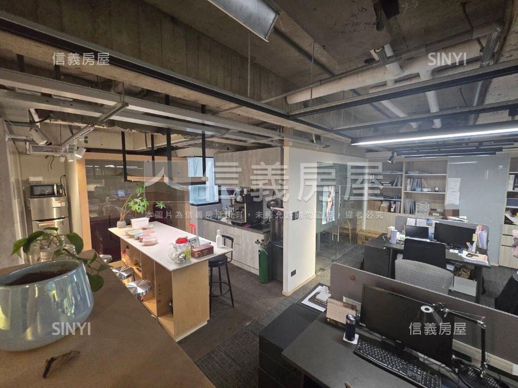 中國企業大樓精華商辦房屋室內格局與周邊環境