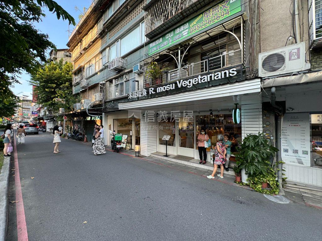 中山站出口旁公寓２房房屋室內格局與周邊環境