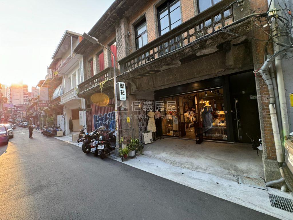 中山站出口旁公寓２房房屋室內格局與周邊環境