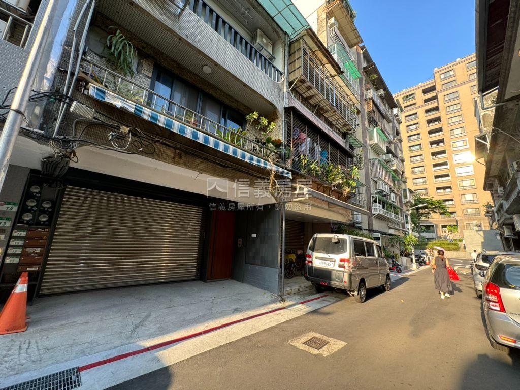 中山站出口旁公寓２房房屋室內格局與周邊環境
