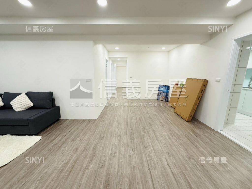 飛駝晶采三房車位房屋室內格局與周邊環境