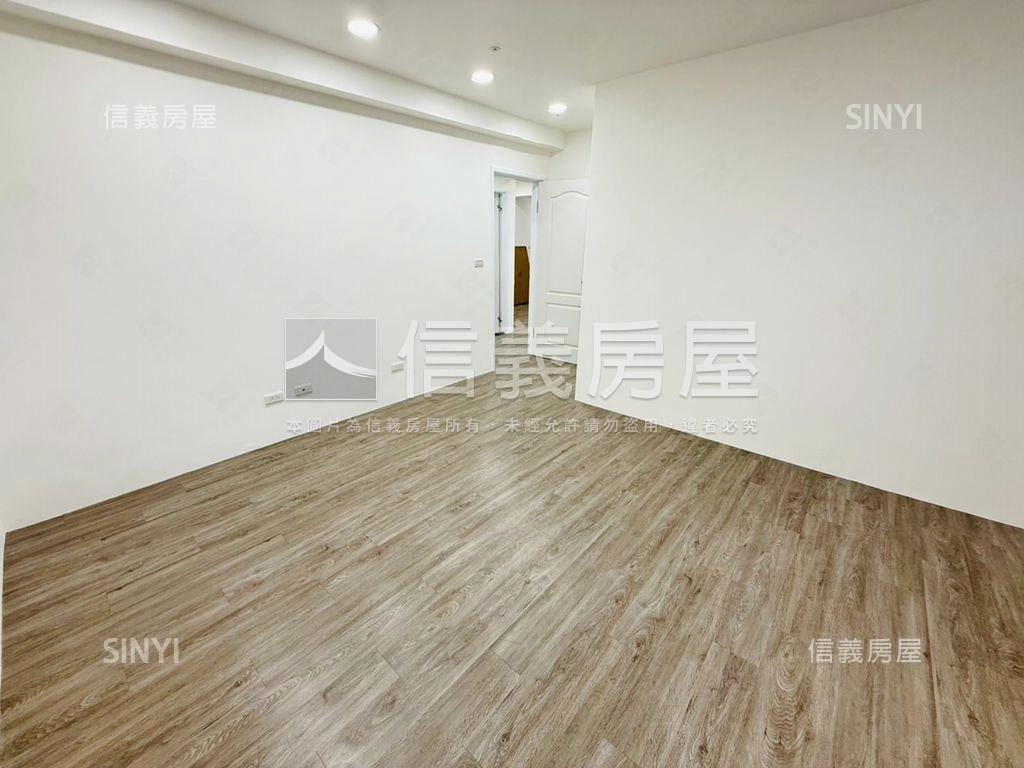 飛駝晶采三房車位房屋室內格局與周邊環境