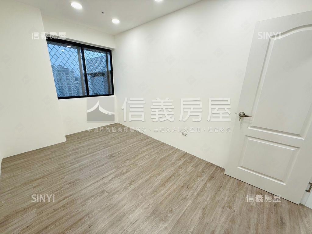 飛駝晶采三房車位房屋室內格局與周邊環境
