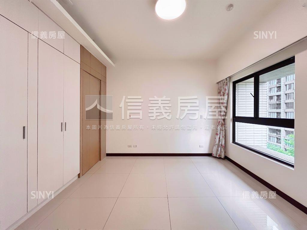 國泰新莊園四房雙車位房屋室內格局與周邊環境