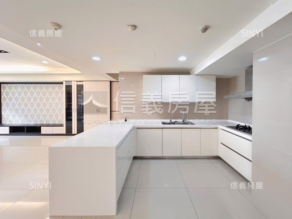 國泰新莊園四房雙車位房屋室內格局與周邊環境