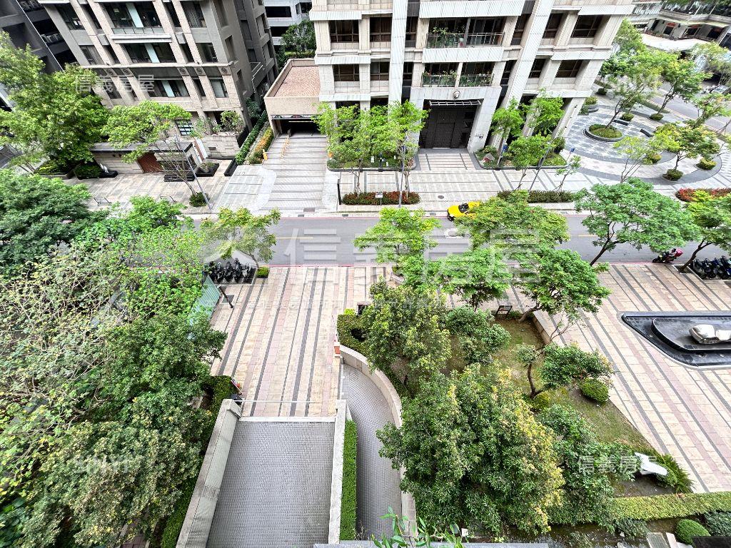 國泰新莊園四房雙車位房屋室內格局與周邊環境