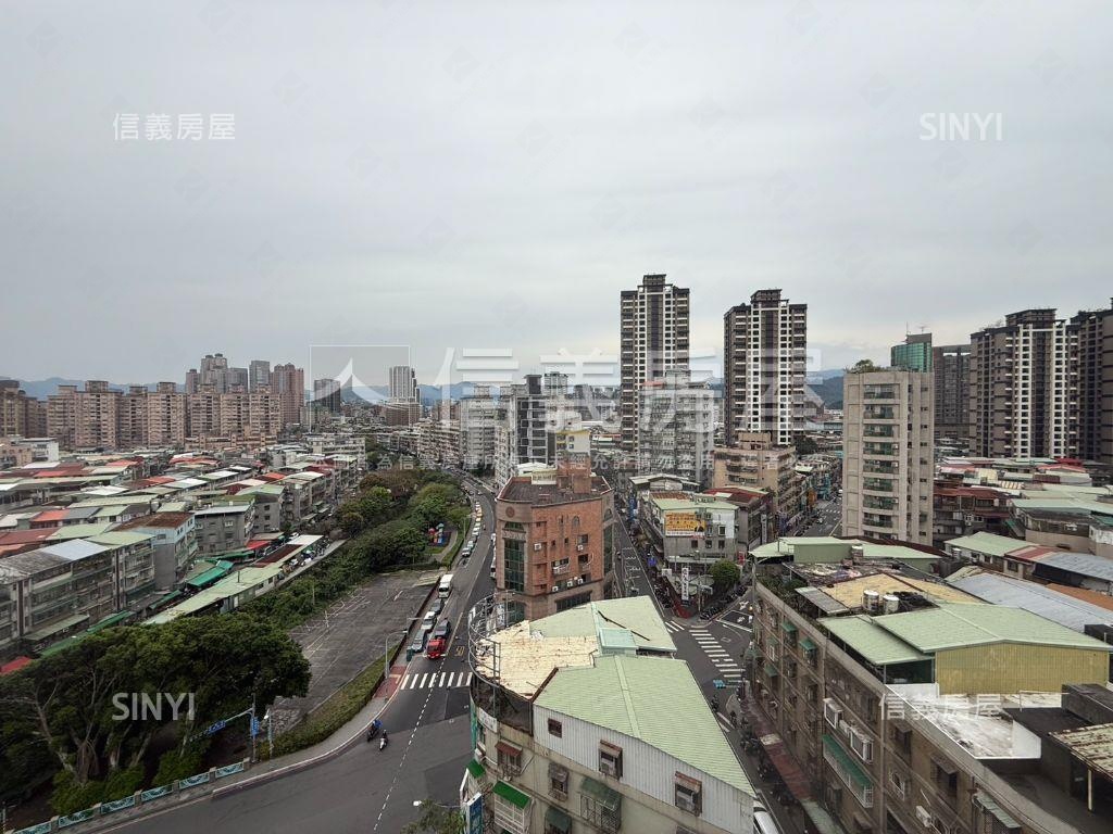 景安～漢皇里寓兩房帶車位房屋室內格局與周邊環境