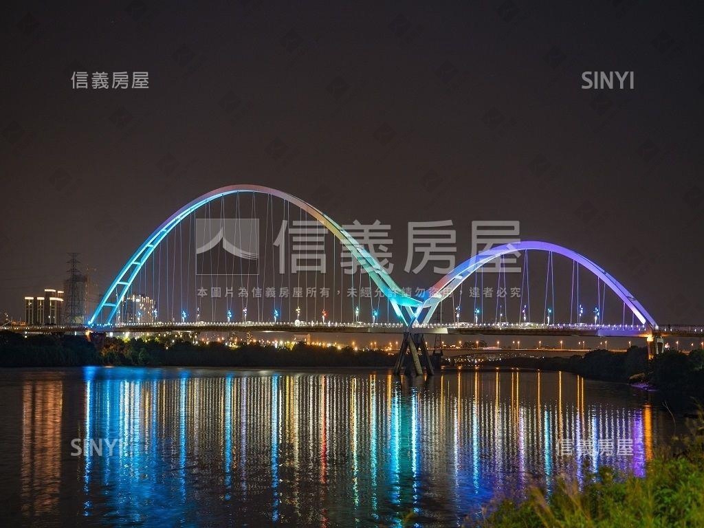 稀有中正月灣三房車位房屋室內格局與周邊環境