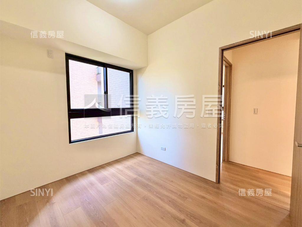 國泰美禾面公園雙車朝南戶房屋室內格局與周邊環境