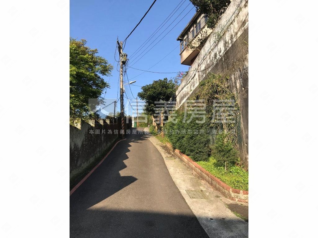 近公車站陽明山稀有土地房屋室內格局與周邊環境