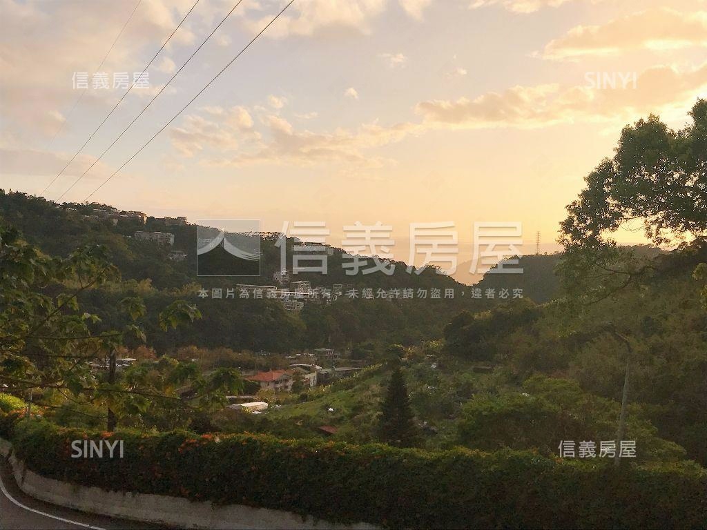 近公車站陽明山稀有土地房屋室內格局與周邊環境