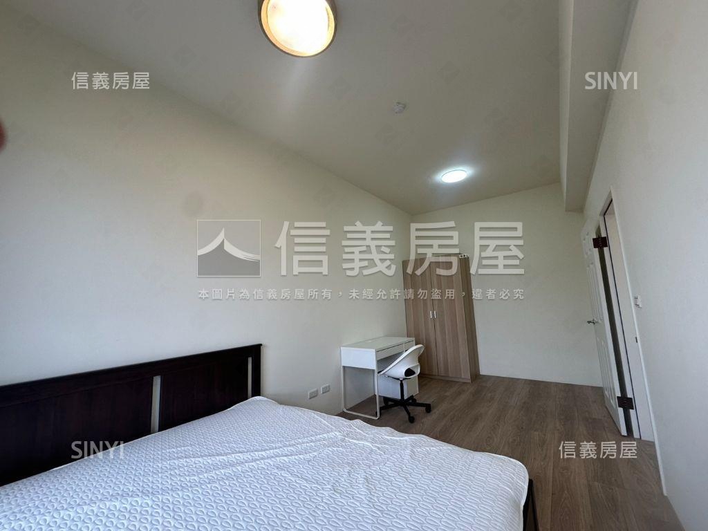 泓典金鑽好機能２房車位房屋室內格局與周邊環境