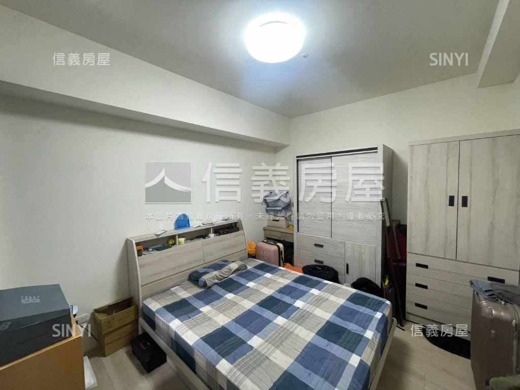 世界花園中高樓兩房平車房屋室內格局與周邊環境