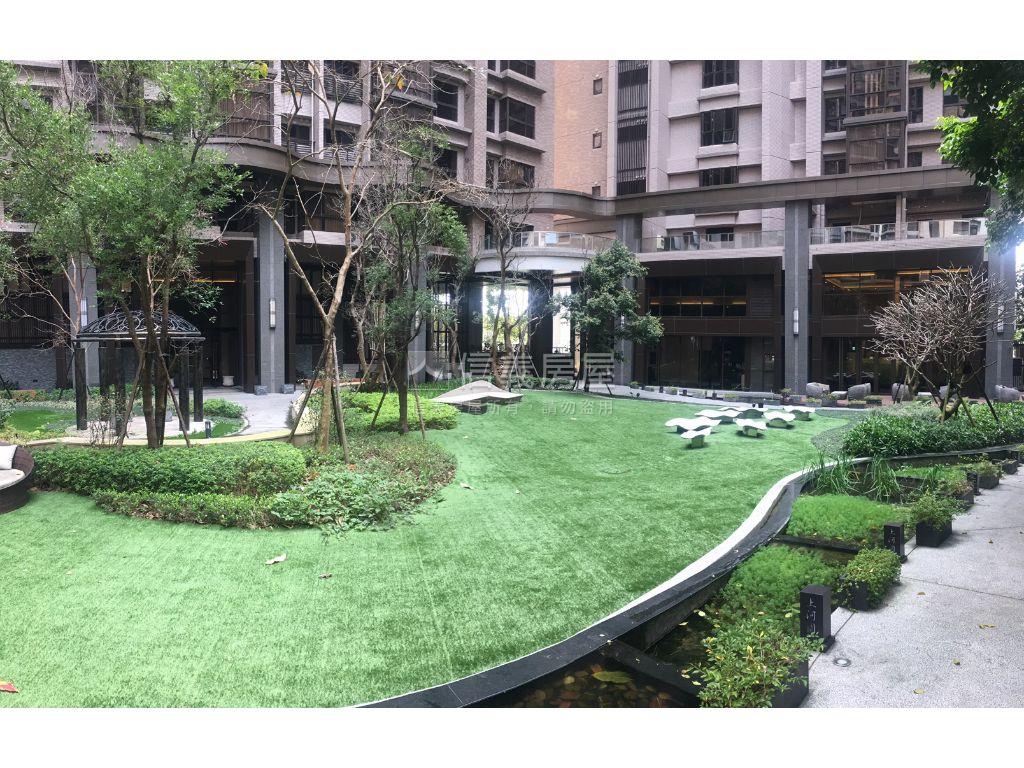 上河園裝潢美三房車位房屋室內格局與周邊環境