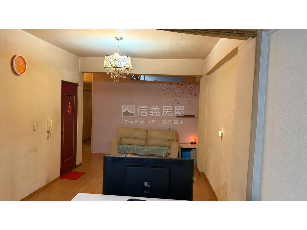 近捷運公寓３樓房屋室內格局與周邊環境