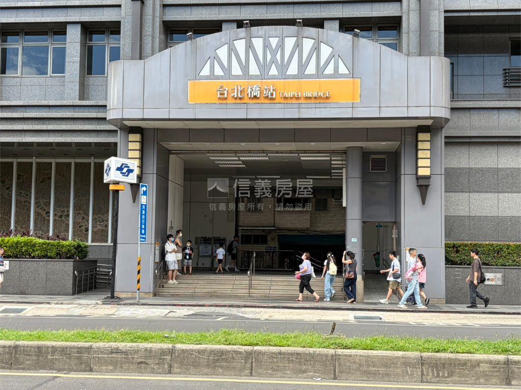 近捷運公寓３樓房屋室內格局與周邊環境