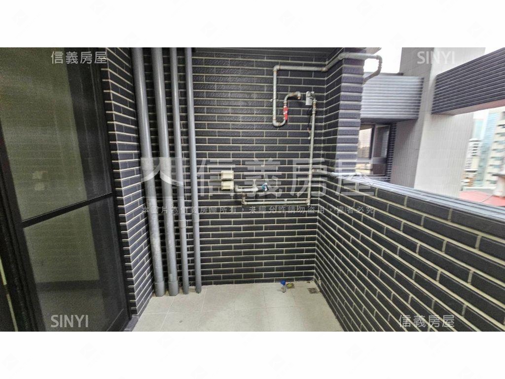 登峰門牌１３Ｆ－８房屋室內格局與周邊環境