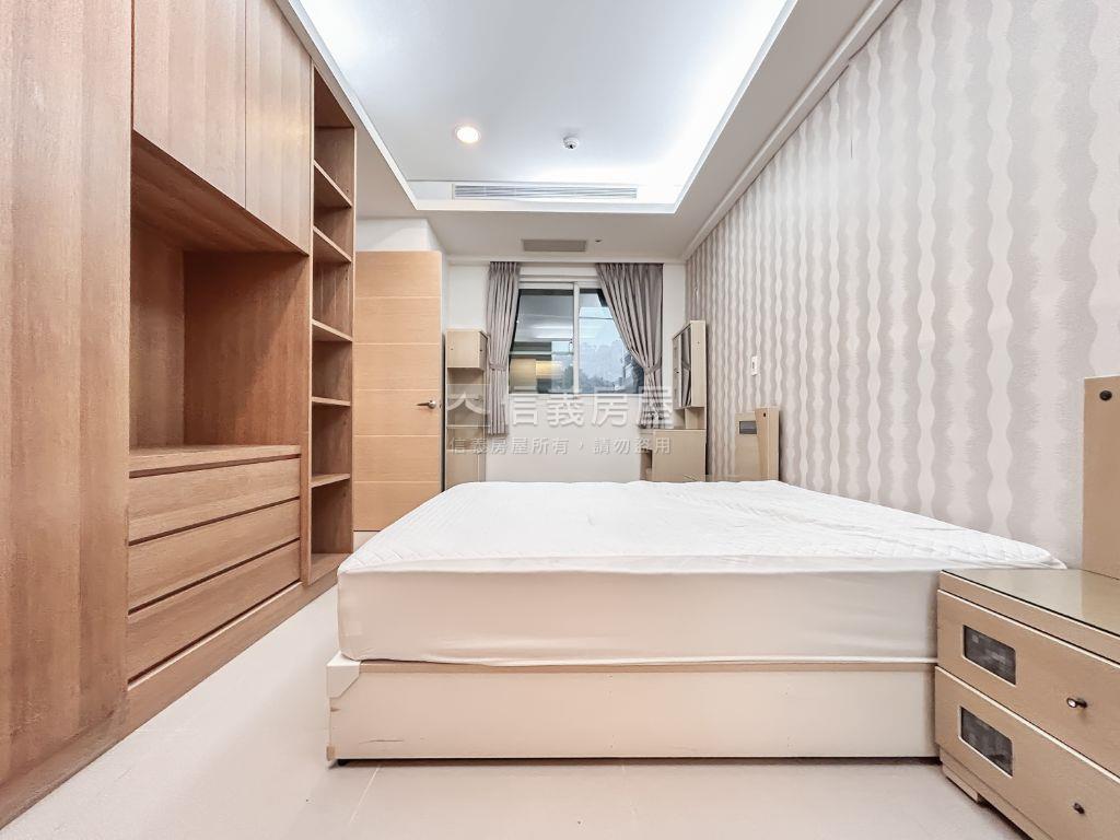 城市裡的度假宅．湯泉三房房屋室內格局與周邊環境