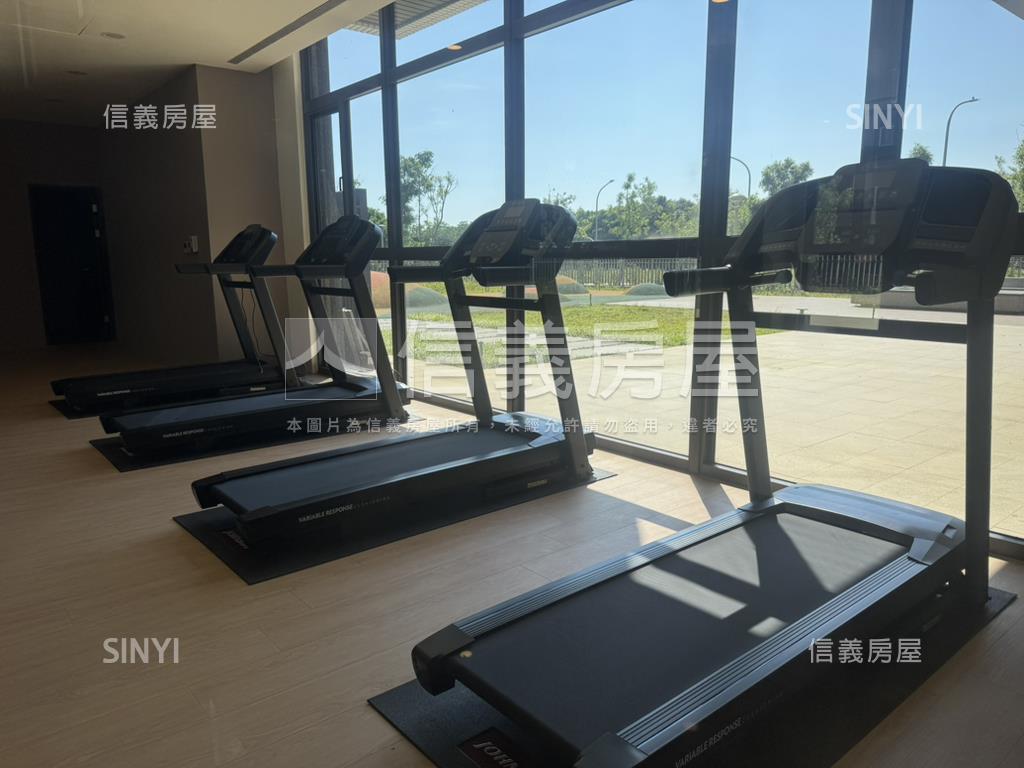 航空城Ａ１８安家２房車位房屋室內格局與周邊環境