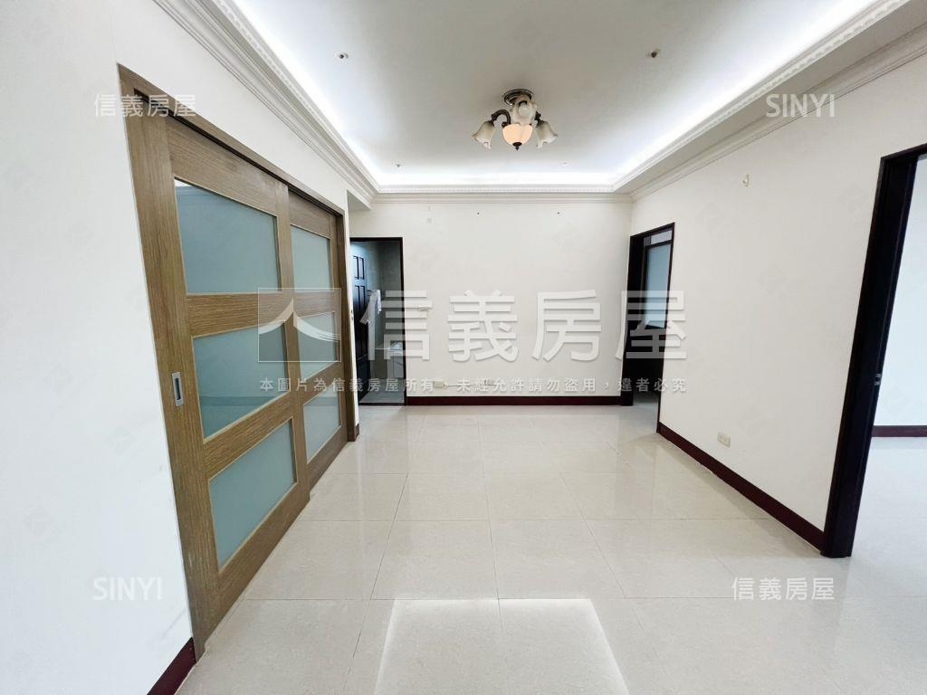 公園禮景觀三房車位房屋室內格局與周邊環境