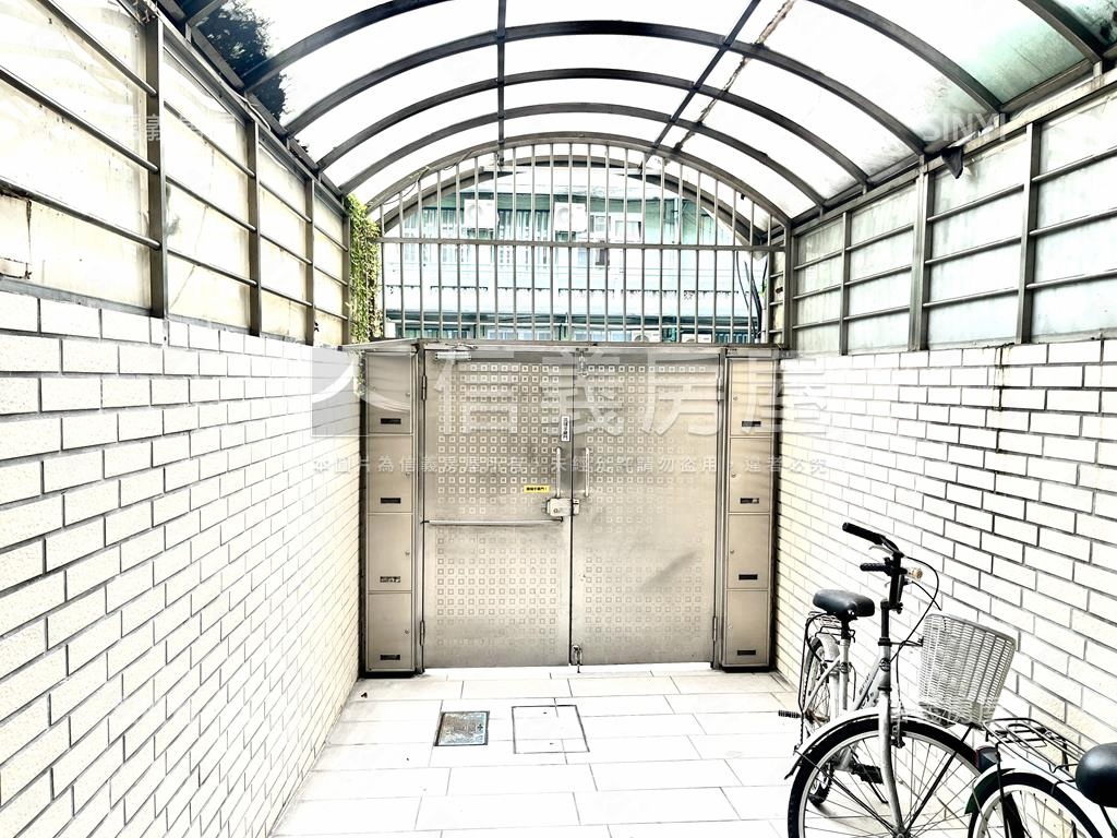 雙仁愛獨棟亮麗美廈房屋室內格局與周邊環境