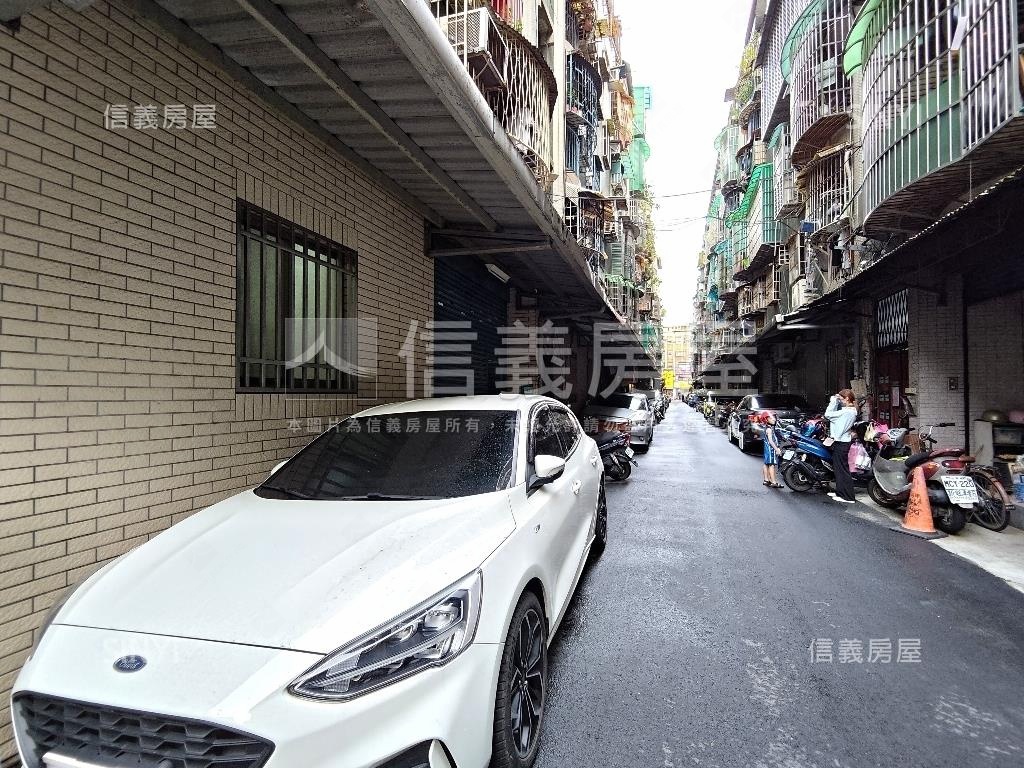 邊間屋況佳☆方便停車一樓房屋室內格局與周邊環境