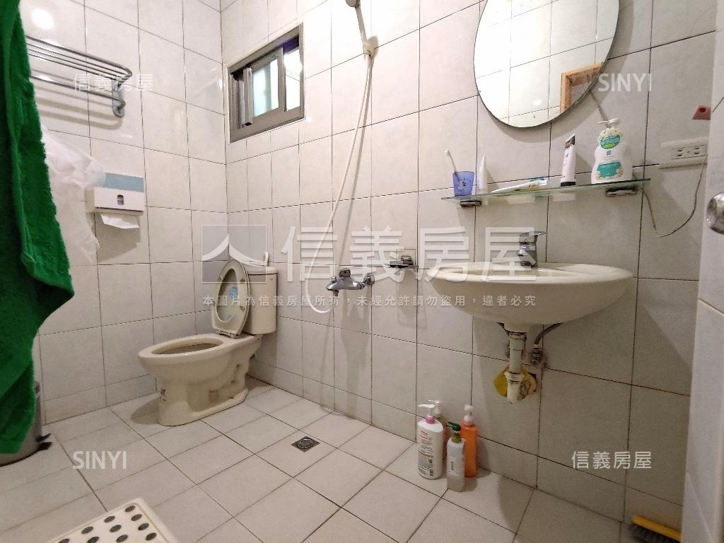 邊間屋況佳☆方便停車一樓房屋室內格局與周邊環境