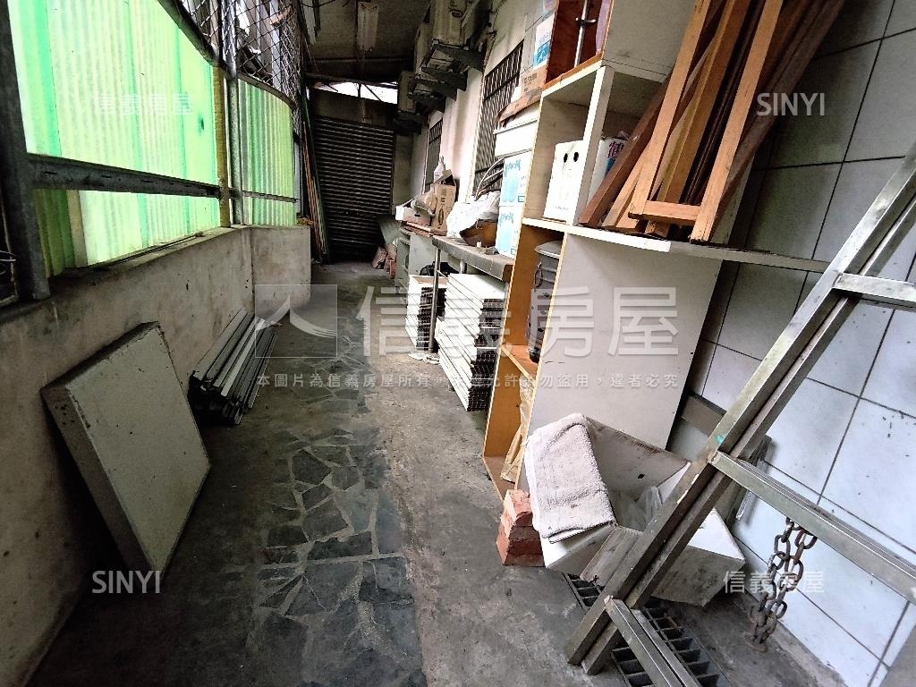 邊間屋況佳☆方便停車一樓房屋室內格局與周邊環境