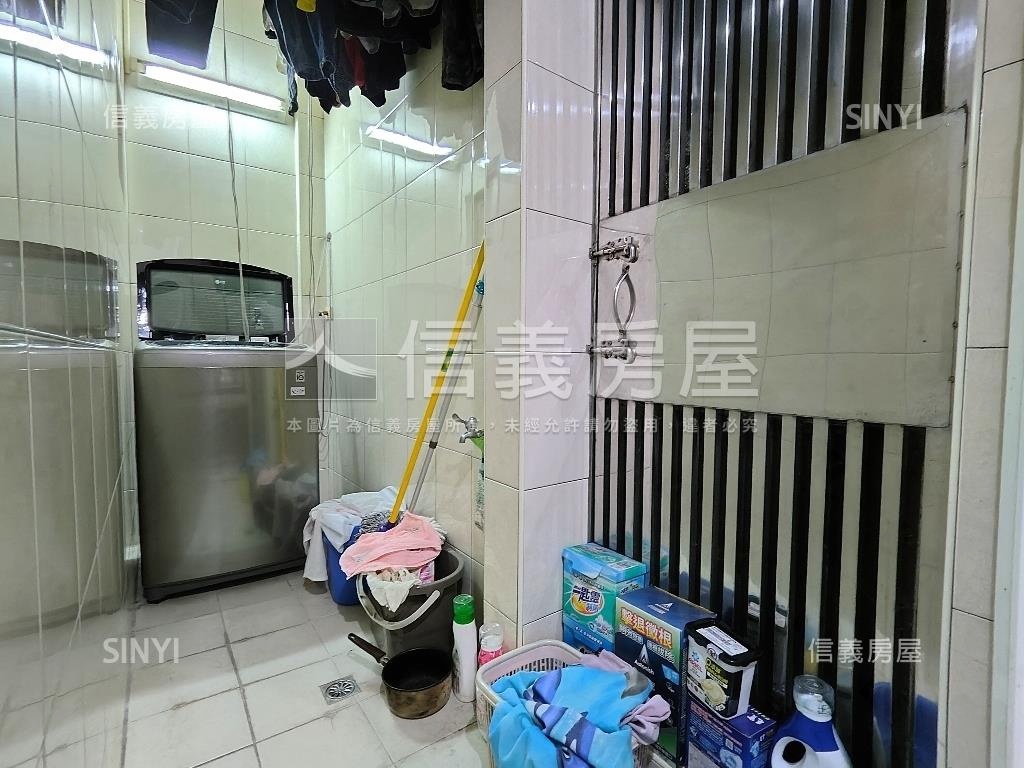 邊間屋況佳☆方便停車一樓房屋室內格局與周邊環境