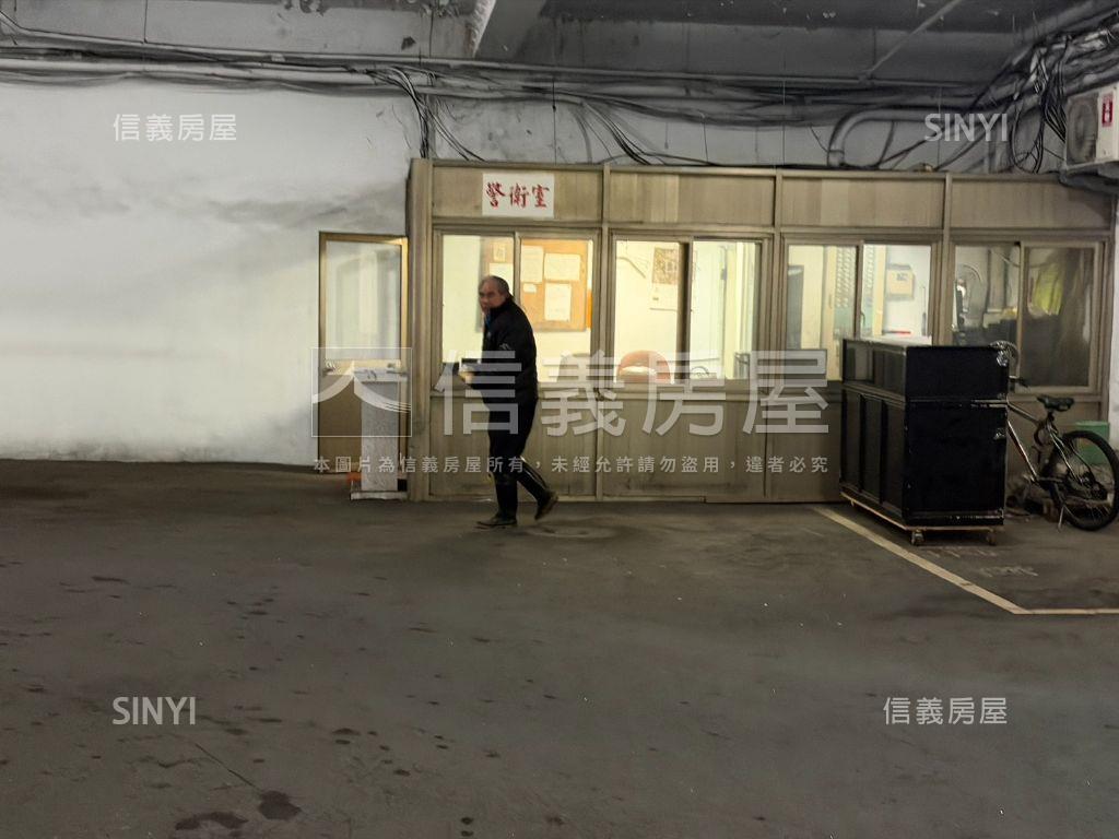 松山車站超值双鐵辦公大樓房屋室內格局與周邊環境