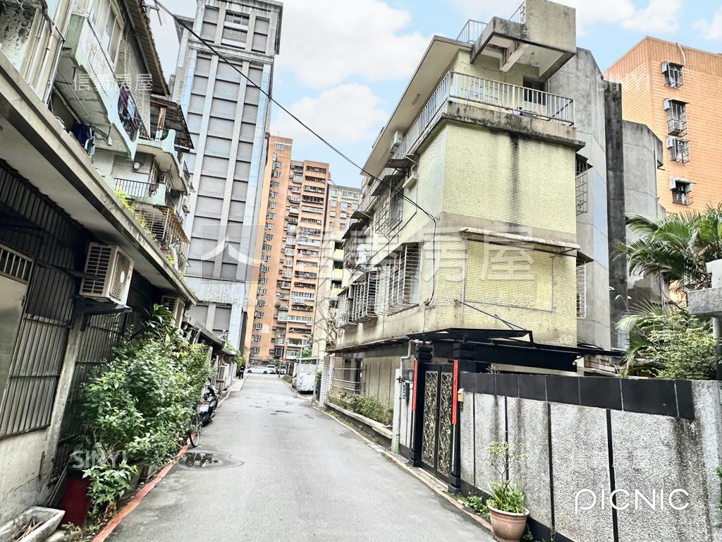 大安區２２坪土地持分獨棟房屋室內格局與周邊環境