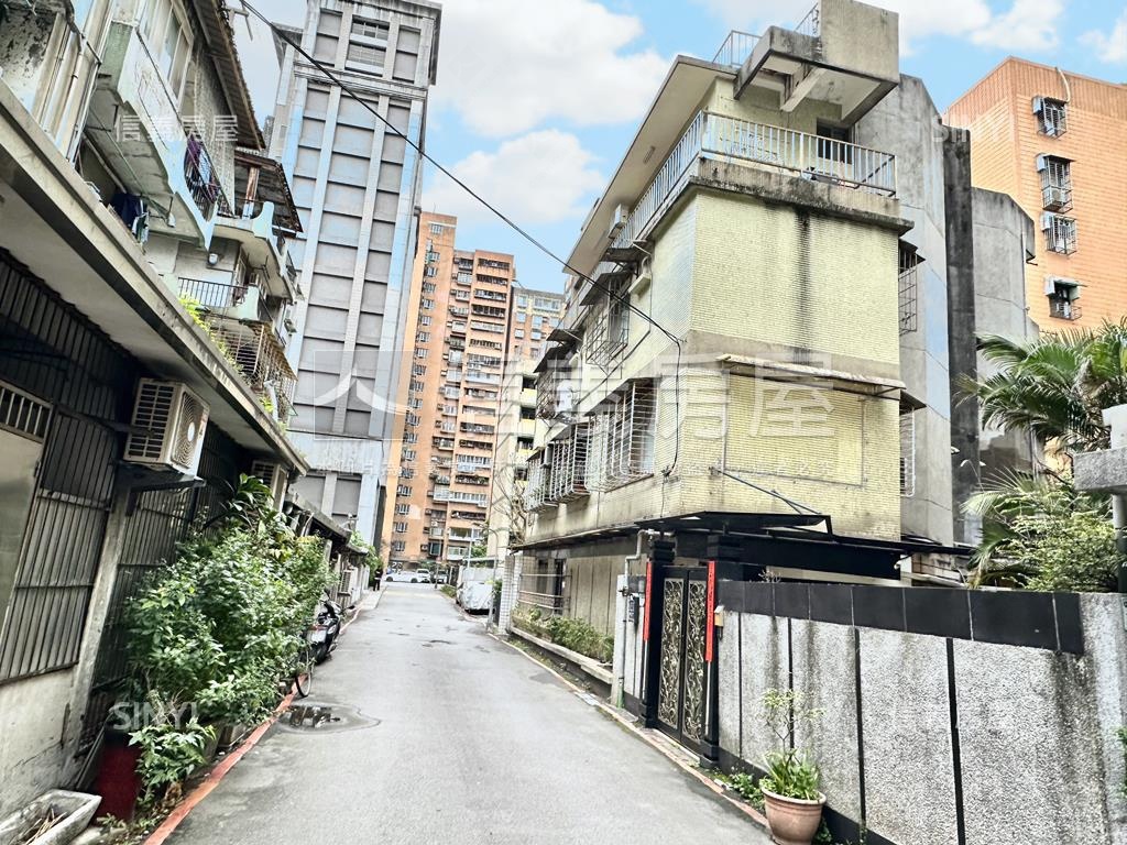 大安區２２坪土地持分獨棟房屋室內格局與周邊環境