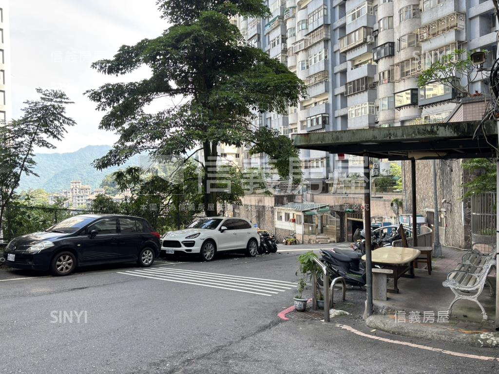 新店稀有社區一樓房屋室內格局與周邊環境