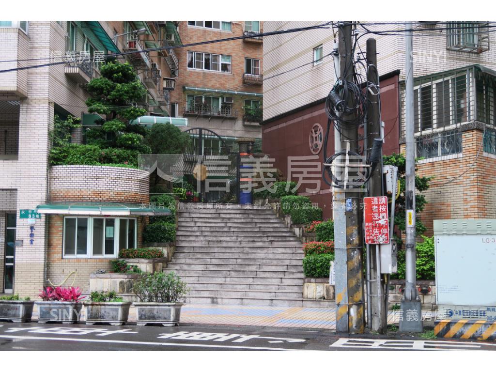 哈佛花園平面車位房屋室內格局與周邊環境