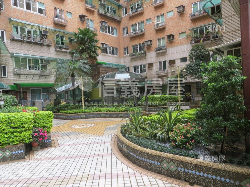 哈佛花園平面車位房屋室內格局與周邊環境