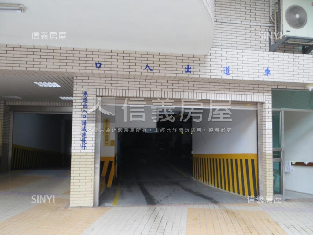 哈佛花園平面車位房屋室內格局與周邊環境